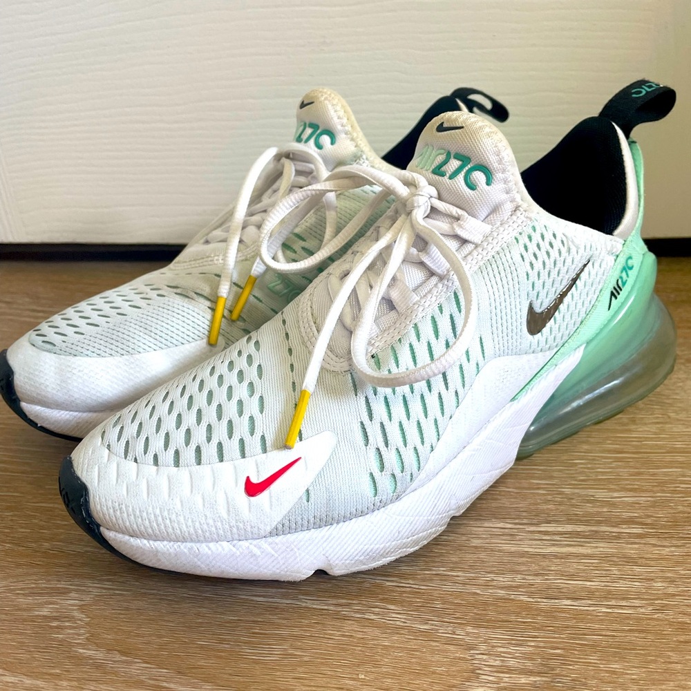 Nike Max 270